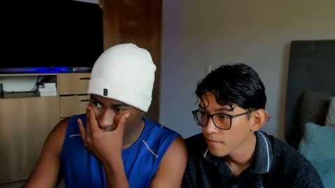 Snapshot of alan_scot chatting on July 29, 2026, 7:23 pm Alan and Criss - WE JUST FRIENDS WITH BENEFITS BOTH VERS online show from July 29, 2026, 7:23 pm