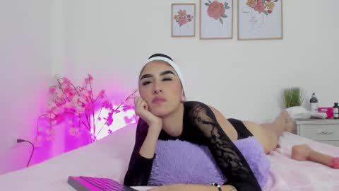 alana  online show from October 24, 2025, 3:25 am