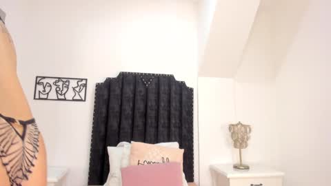 alana_2916 online show from February 17, 2025, 7:21 pm