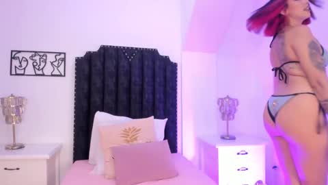 alana_2916 online show from February 18, 2025, 7:19 pm