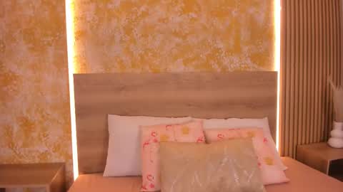 alana_2916 online show from October 15, 2025, 4:01 am