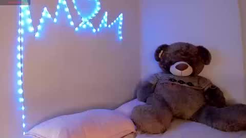 Alana  online show from September 16, 2025, 10:00 pm