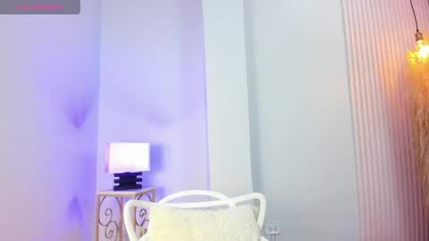 Snapshot of alana__rossetti chatting on April 28, 2026, 11:15 am Alana online show from April 28, 2026, 11:15 am
