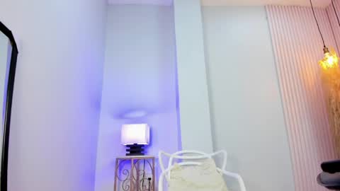 Snapshot of alana__rossetti chatting on May 20, 2026, 3:13 am Alana online show from May 20, 2026, 3:13 am