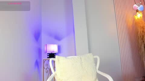 Snapshot of alana__rossetti chatting on June 4, 2026, 12:11 pm Alana online show from June 4, 2026, 12:11 pm