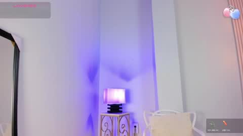 Snapshot of alana__rossetti chatting on June 6, 2026, 11:26 am Alana online show from June 6, 2026, 11:26 am