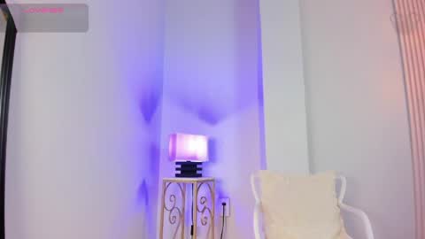 Snapshot of alana__rossetti chatting on June 8, 2026, 12:05 pm Alana online show from June 8, 2026, 12:05 pm