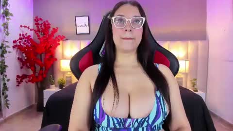 Snapshot of alana_blue1 chatting on June 9, 2026, 3:23 pm alana online show from June 9, 2026, 3:23 pm
