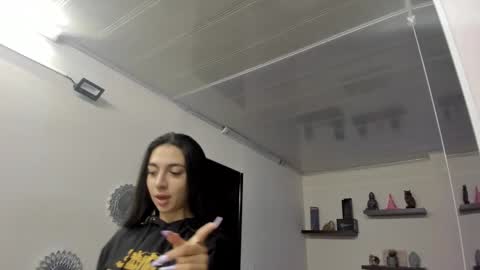 Maeve  online show from December 22, 2024, 10:49 am