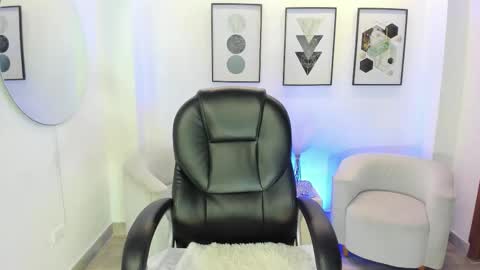 alana  online show from February 25, 2026, 8:07 pm