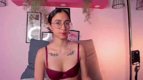 Alana online show from December 20, 2025, 1:18 pm