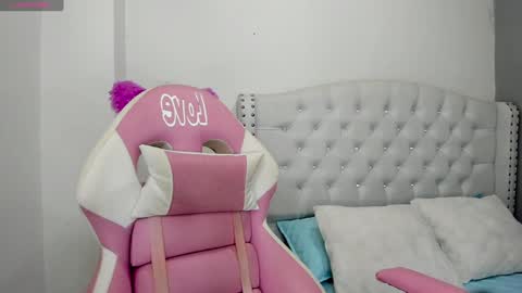 Snapshot of alana_ponse chatting on January 31, 2025, 2:48 am Alana. online show from January 31, 2025, 2:48 am