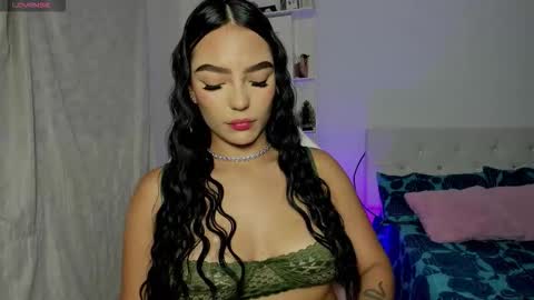 Snapshot of alana_ponse chatting on January 7, 2026, 7:49 pm Alana. online show from January 7, 2026, 7:49 pm