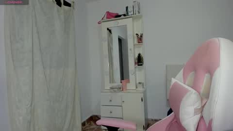 Snapshot of alana_ponse chatting on January 9, 2026, 2:03 am Alana. online show from January 9, 2026, 2:03 am