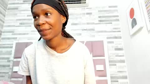 Alana online show from September 9, 2025, 6:51 pm