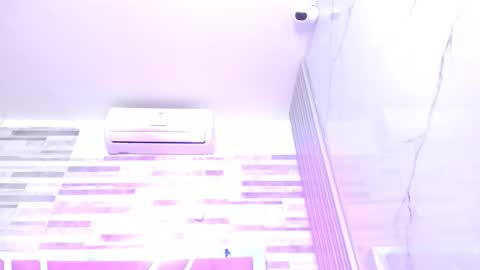 Alana online show from November 18, 2025, 6:34 pm