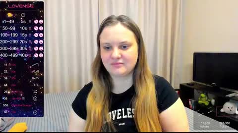 Julia online show from February 8, 2025, 1:11 pm