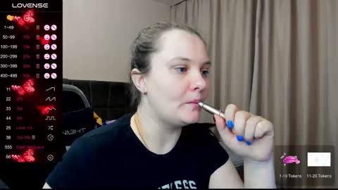 Julia online show from December 21, 2025, 3:24 am