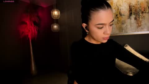 Alana online show from September 12, 2025, 11:54 am