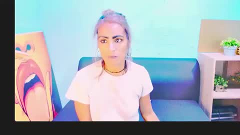 alanadelray online show from December 5, 2024, 6:32 am