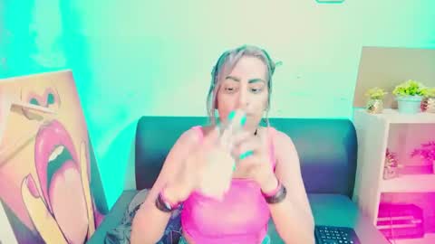 alanadelray online show from December 7, 2024, 11:07 am