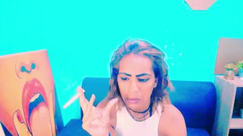 alanadelray online show from January 9, 2025, 9:48 am