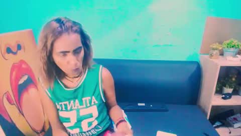 alanadelray online show from January 11, 2025, 6:45 am