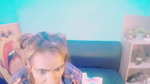 alanadelray online show from January 21, 2025, 7:04 am