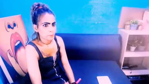 alanadelray online show from February 7, 2025, 12:28 pm