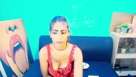 alanadelray online show from February 14, 2025, 7:07 am