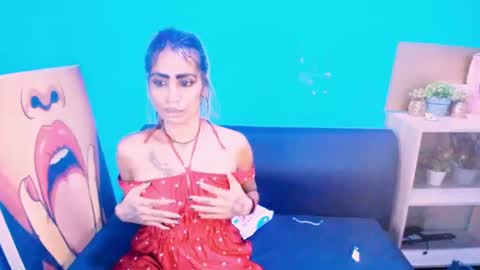 alanadelray online show from February 14, 2025, 10:17 am