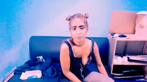 alanadelray online show from February 28, 2025, 11:14 am