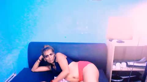 alanadelray online show from March 4, 2025, 1:59 pm