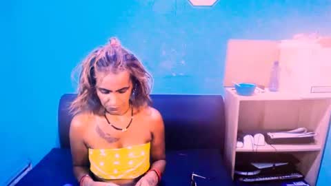 alanadelray online show from March 10, 2025, 7:53 am