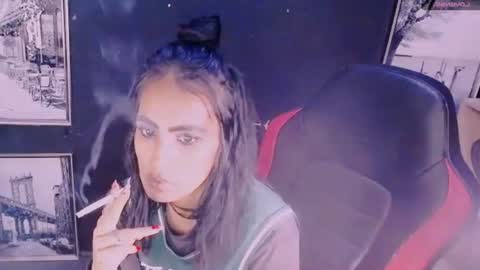 alanadelray online show from November 4, 2025, 6:56 am