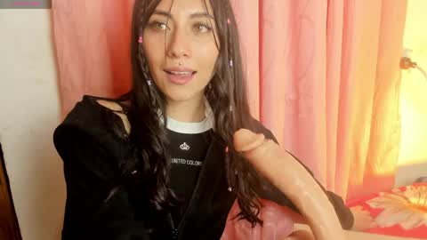 ALANA Please follow me  online show from April 24, 2026, 12:35 am