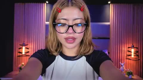 Sasha online show from April 19, 2026, 11:20 am