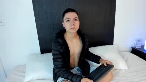 Snapshot of alanblack1 chatting on January 28, 2025, 12:22 pm alanblack1 online show from January 28, 2025, 12:22 pm