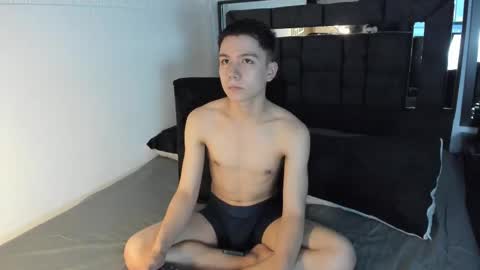 Snapshot of alanblack1 chatting on September 16, 2025, 11:17 pm alanblack1 online show from September 16, 2025, 11:17 pm