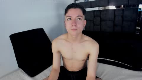 Snapshot of alanblack1 chatting on October 25, 2025, 4:24 pm alanblack1 online show from October 25, 2025, 4:24 pm