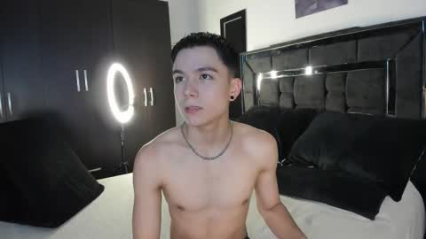 Snapshot of alanblack1 chatting on November 19, 2025, 9:59 pm alanblack1 online show from November 19, 2025, 9:59 pm