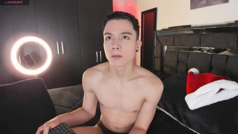 Snapshot of alanblack1 chatting on December 3, 2025, 10:19 pm alanblack1 online show from December 3, 2025, 10:19 pm