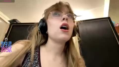 Stella online show from September 29, 2025, 5:18 pm