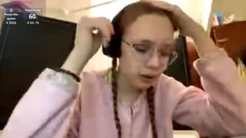 Stella online show from October 6, 2025, 5:54 pm