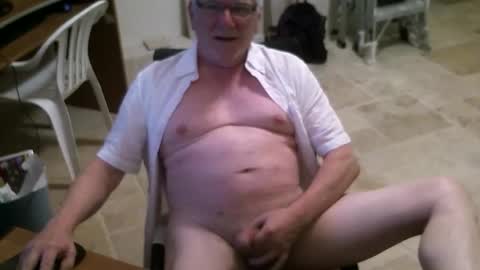 Alanlee10allen online show from April 26, 2026, 11:02 pm