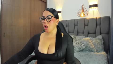 Snapshot of alanna__19 chatting on May 13, 2026, 1:58 am Alana online show from May 13, 2026, 1:58 am