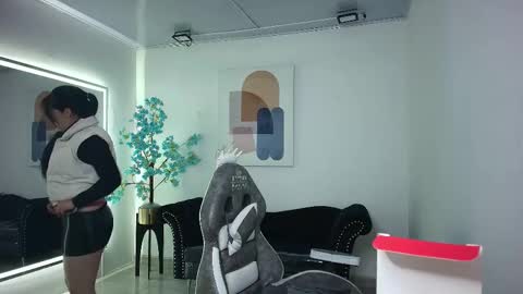 Alanna  online show from February 8, 2026, 3:32 am