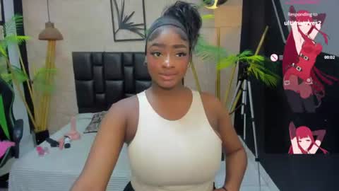 Snapshot of alanna_bonny chatting on June 22, 2026, 12:13 pm Alanna online show from June 22, 2026, 12:13 pm