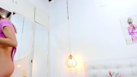 alanna_miaw online show from April 21, 2026, 1:06 pm