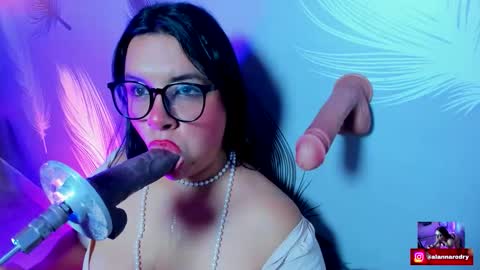 alana silver online show from September 11, 2025, 6:52 pm